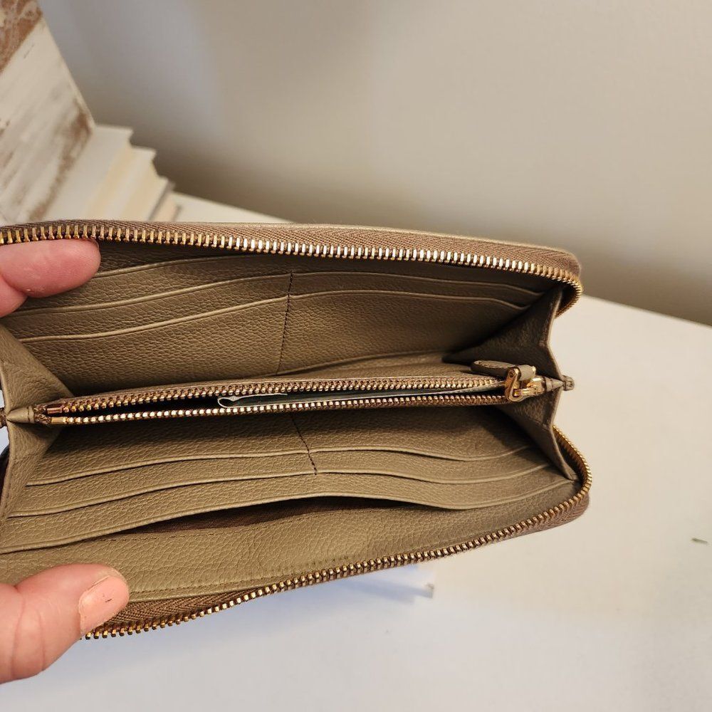 Gray Leather Prada Continental Zip Around Wallet (2303146) - Picture 8 of 11